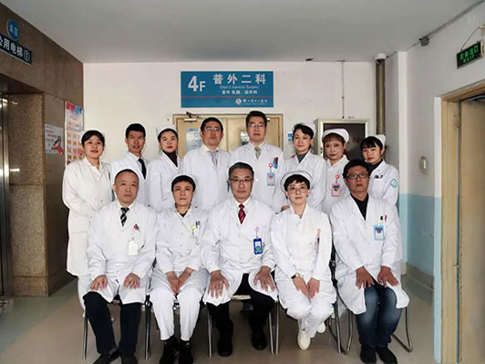 頸部腫物伴喘悶憋氣 手術取出解病患痛苦