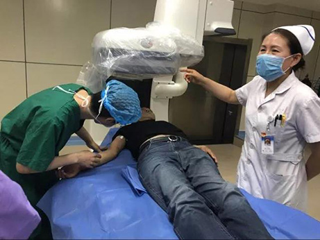 【醫(yī)學前沿】43.5厘米PICC導管斷入體內(nèi)，多學科協(xié)作化險為夷