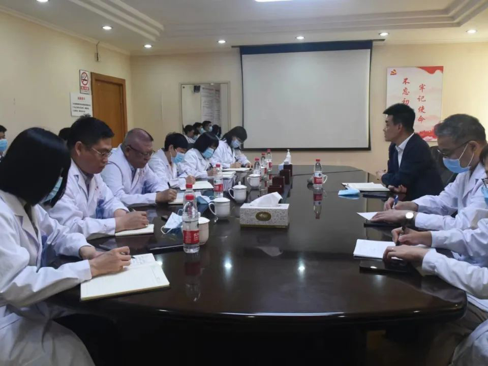 市政府副秘書長(zhǎng)、市衛(wèi)健委黨組書記、主任胡占升到錦州市中心醫(yī)院召開高質(zhì)量發(fā)展座談會(huì)