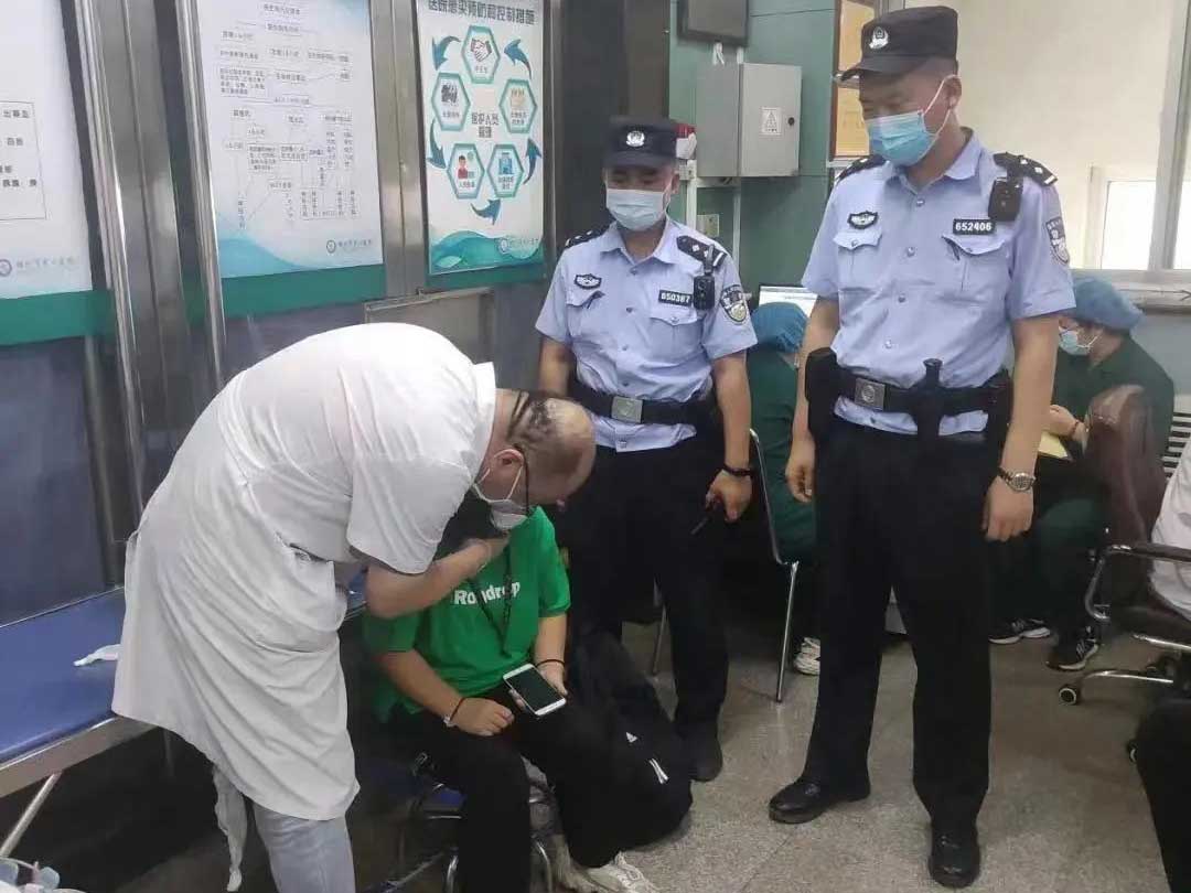 開(kāi)啟綠色生命通道 成功救治割喉自殺患者