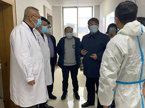 市委常委、副市長姚國民前來看望慰問我院核酸檢測醫(yī)務(wù)人員 遼寧省臨床檢驗(yàn)中心主任秦忠琦進(jìn)行現(xiàn)場指導(dǎo)工作