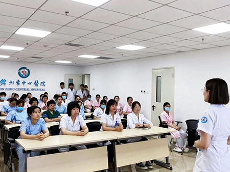 “醫(yī)路”前行守初心，“醫(yī)心”服務(wù)護(hù)健康 ——暨門診部第二期服務(wù)提升培訓(xùn)會