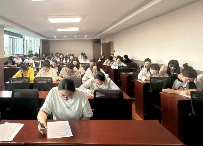 以心迎新共成長 以情領(lǐng)航促發(fā)展——錦州市中心醫(yī)院2025年新職工歡迎會(huì)暨崗前培訓(xùn)圓滿結(jié)束